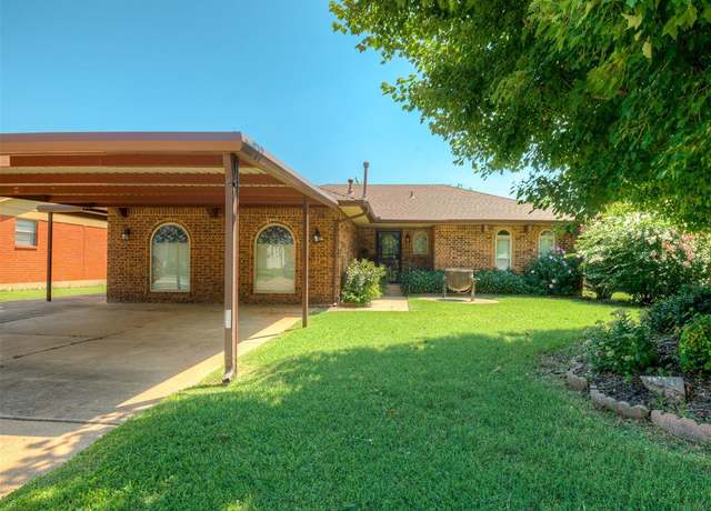 Property at 924 Penn Ln, Moore, OK 73160, 2 beds, 2 baths