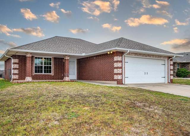 Property at 924 NE 84th St, Oklahoma City, OK 73114, 3 beds, 2 baths