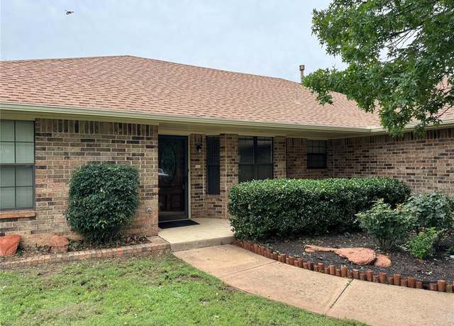 Property at 2301 Tanglewood Dr, Edmond, OK 73013, 3 beds, 2 baths