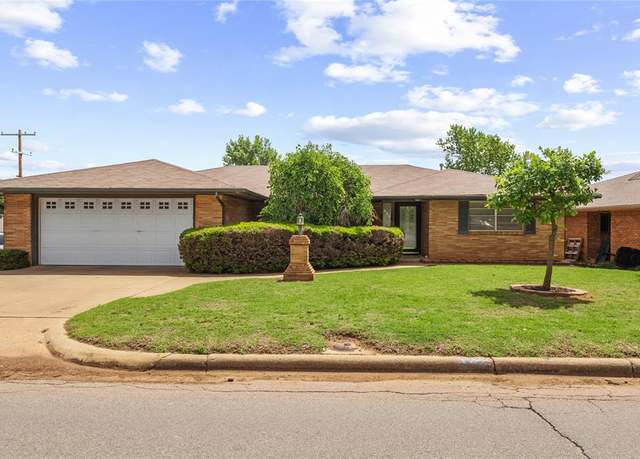 Property at 920 N Kansas St, Weatherford, OK 73096, 3 beds, 3 baths