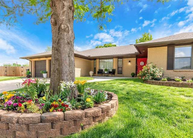 Property at 108 Easy Street Ct, Edmond, OK 73012, 3 beds, 2.5 baths