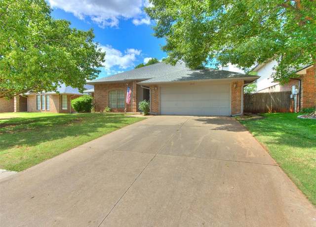 Property at 1717 Park View Pl, Edmond, OK 73003, 4 beds, 2 baths