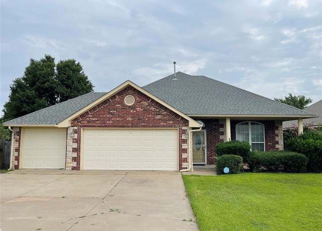 Property at 105 SE 34th St, Moore, OK 73160, 3 beds, 2 baths