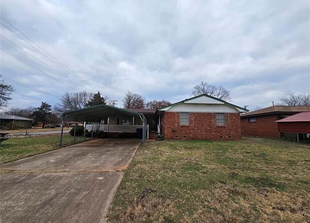 Property at 330 Elmwood Dr, Lindsay, OK 73052, 3 beds, 2 baths