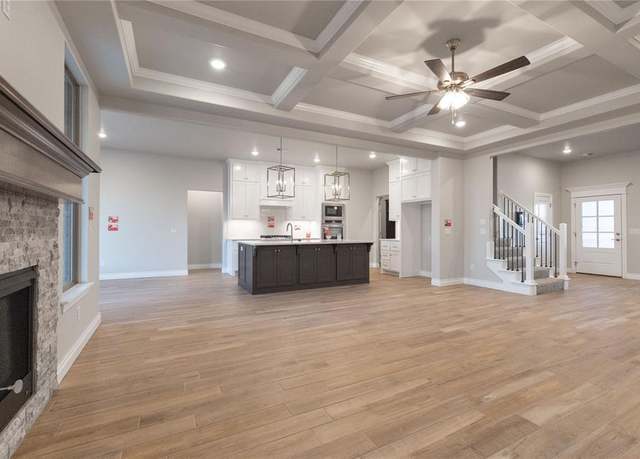 Property at 9305 NW 116th St, Yukon, OK 73099, 5 beds, 3.5 baths