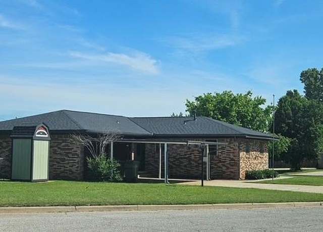 Property at 1910 SE Janeen St, Yukon, OK 73099, 3 beds, 1.5 baths