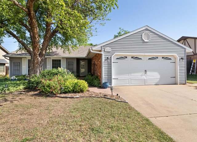 Property at 2113 Castle Rock, Edmond, OK 73003, 3 beds, 2 baths