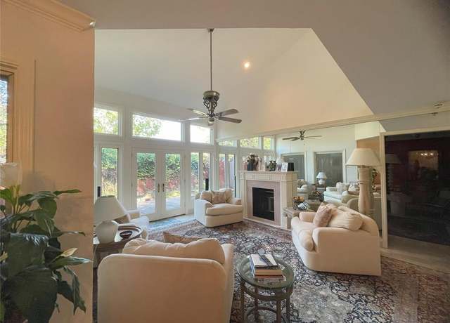 Property at 2825 NW Grand Blvd #17, Oklahoma City, OK 73116, 2 beds, 2.5 baths