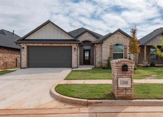 Property at 1300 Colonial Ave, Tuttle, OK 73089, 3 beds, 2 baths
