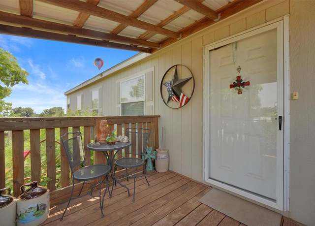 Property at 11221 N 1928 Rd, Sayre, OK 73662, 3 beds, 2 baths