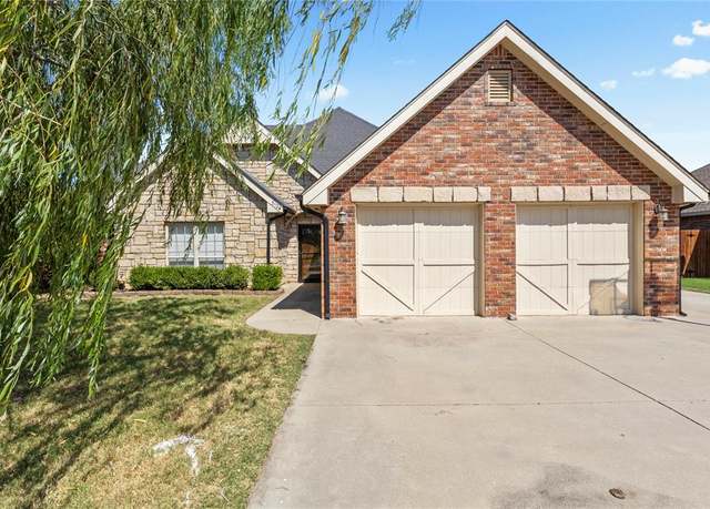 Property at 3124 Fairway Dr, Weatherford, OK 73096, 4 beds, 2 baths