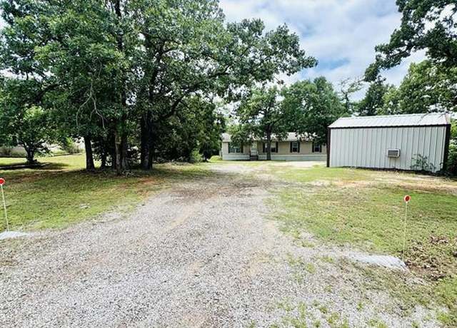 Property at 4300 S Rabbit Run, Edmond, OK 73034, 4 beds, 2 baths