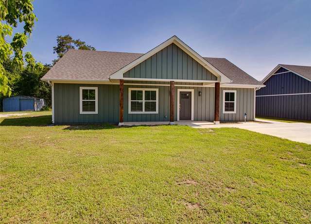 Property at 316 W Oak St, Stroud, OK 74079, 3 beds, 2 baths