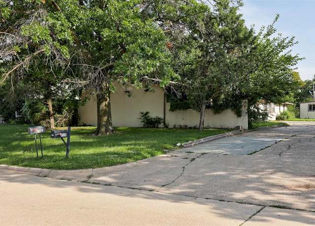 Property at 7117 NW 14th St, Oklahoma City, OK 73127, 4 beds, 2 baths