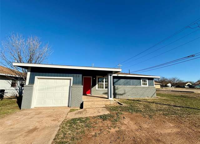 Property at 509 W Bradford Ave, Altus, OK 73521, 3 beds, 1 bath