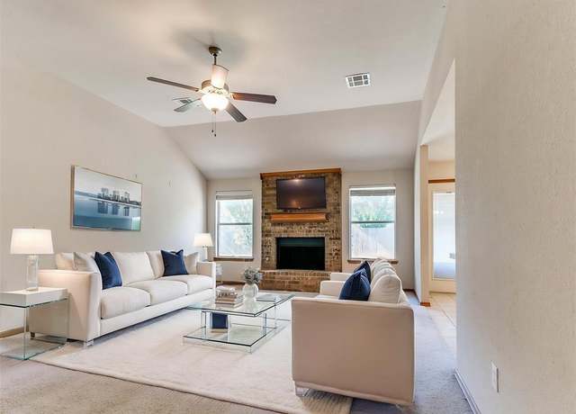 Property at 8233 Greer Way, Oklahoma City, OK 73132, 3 beds, 2 baths