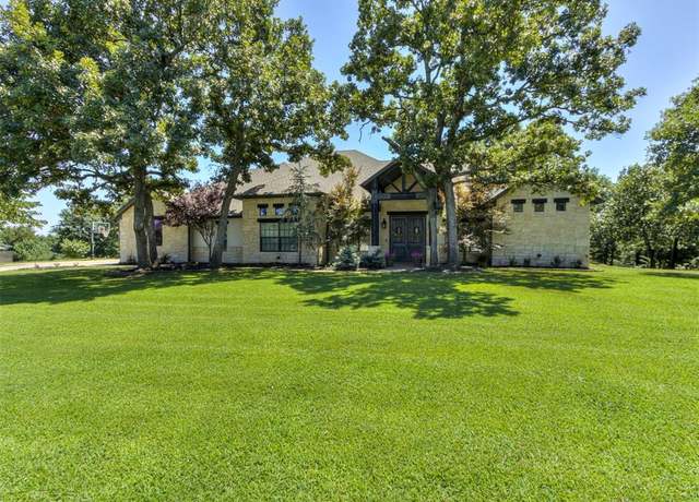 Property at 16300 SE 82nd St, Choctaw, OK 73020, 4 beds, 3 baths