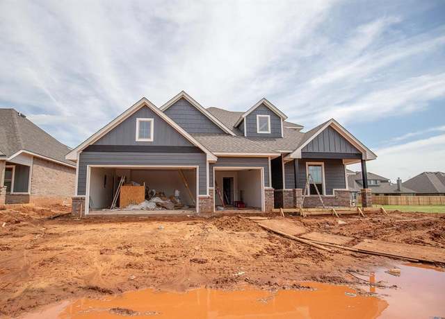 Property at 916 Damask Dr, Edmond, OK 73034, 5 beds, 3 baths
