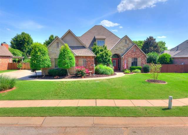 Property at 312 Carriage Bluff Ct, Edmond, OK 73003, 4 beds, 3.5 baths