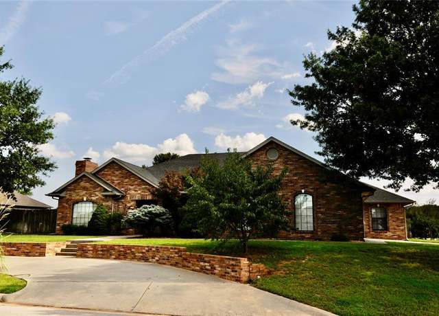 Property at 1400 Rolling Hills St, Weatherford, OK 73096, 3 beds, 2.5 baths