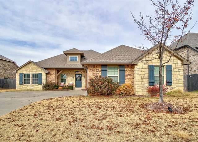 Property at 817 NW 185th St, Edmond, OK 73012, 4 beds, 2.5 baths