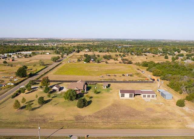 Property at 11075 S Western Ave, Edmond, OK 73025, 5 beds, 3 baths