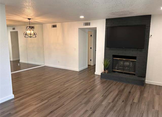 Property at 4400 Hemingway Dr #210, Oklahoma City, OK 73118, 2 beds, 2 baths