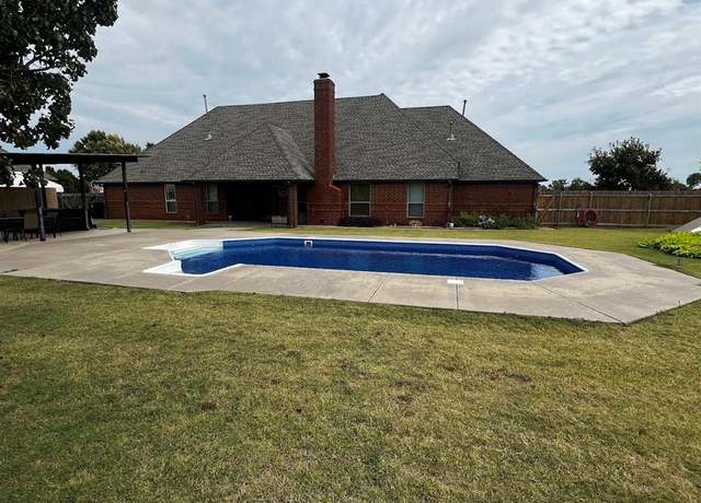 Property at 4813 Polo Ln, Mustang, OK 73064, 4 beds, 2.5 baths