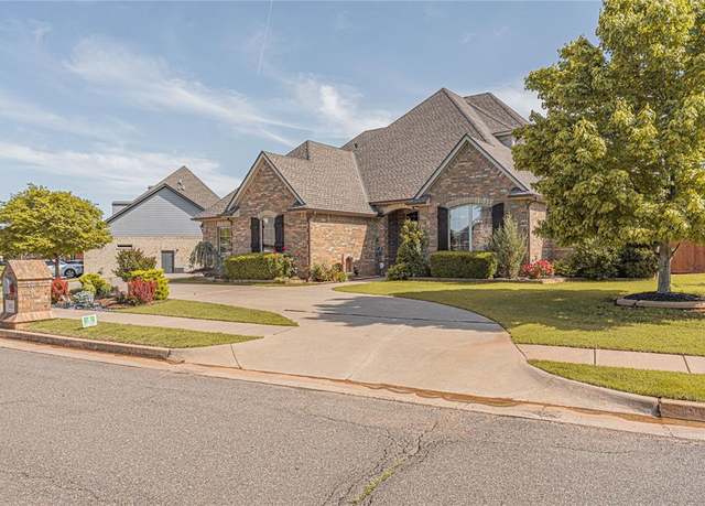 Property at 2612 SW 137th St, Oklahoma City, OK 73170, 4 beds, 3.5 baths
