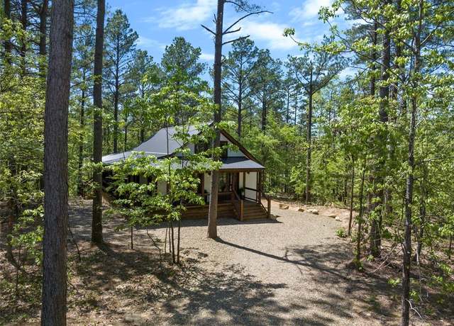 Property at 198 Bombardier Ln, Broken Bow, OK 74728, 1 bed, 1 bath