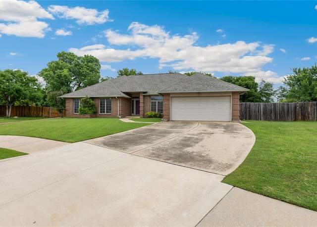 Property at 11800 Talver Ln, Oklahoma City, OK 73170, 3 beds, 2.5 baths
