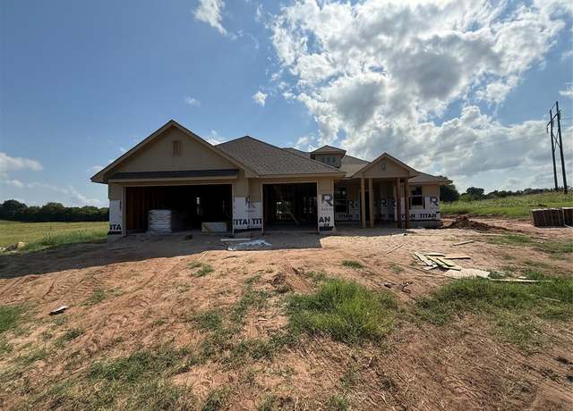 Property at 3200 Canadian Trail Ct, Noble, OK 73068, 4 beds, 2.5 baths