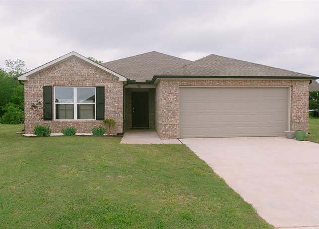 Property at 3801 Palio Ln, Oklahoma City, OK 73179, 4 beds, 2 baths