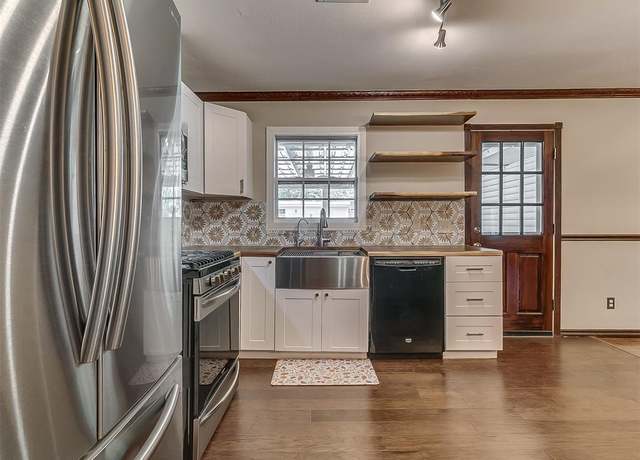 Property at 2813 Warwick Dr, Oklahoma City, OK 73116, 3 beds, 2 baths