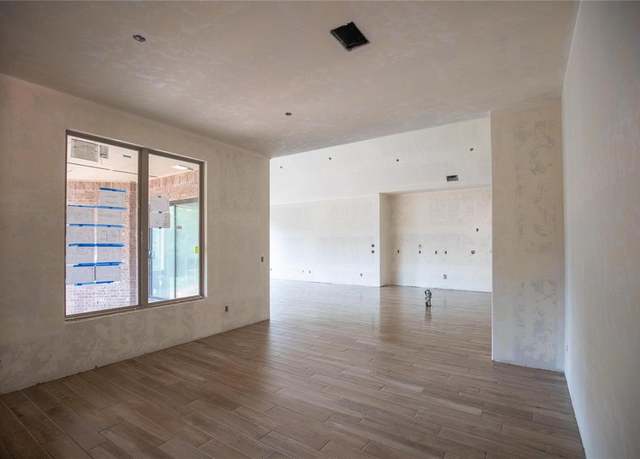 Property at 9125 NE 141st St, Edmond, OK 73049, 5 beds, 3.5 baths