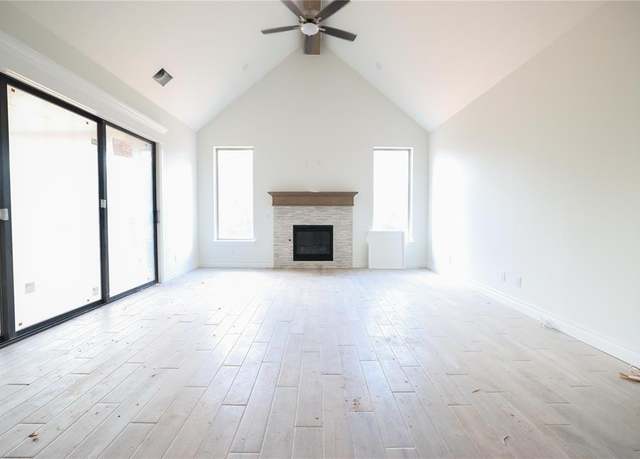 Property at 9125 NE 141st St, Edmond, OK 73049, 5 beds, 3.5 baths