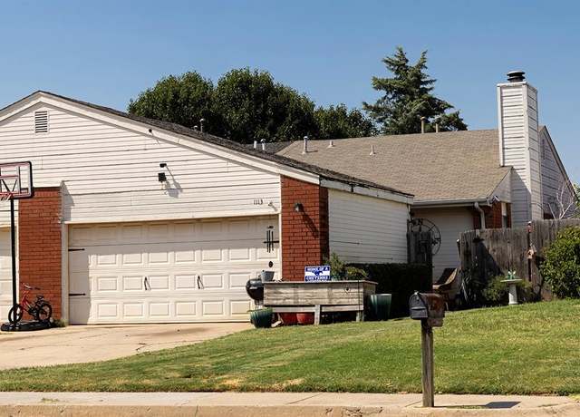 Property at 1113 Swan Lake Rd, Edmond, OK 73003, 3 beds, 2 baths