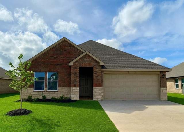 Property at 521 Park Place Dr, Newcastle, OK 73065, 4 beds, 2 baths