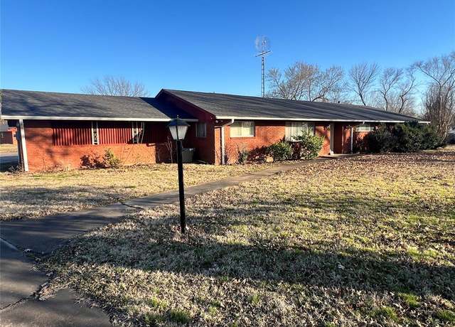 Property at 700 S Oliphant St, Holdenville, OK 74848, 3 beds, 2 baths