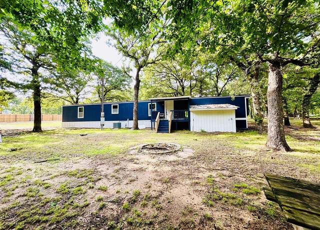 Property at 2149 Carrie Ln, Norman, OK 73026, 3 beds, 2 baths