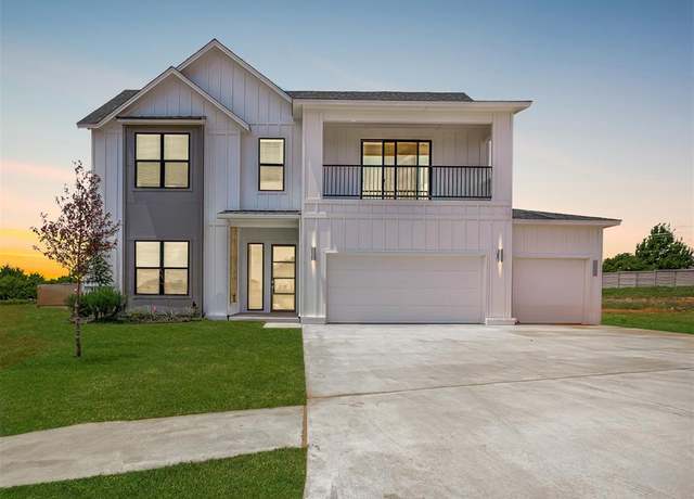 Property at 15501 Bergman Cir, Edmond, OK 73013, 4 beds, 3.5 baths