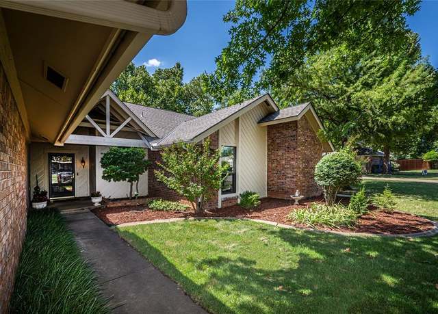 Property at 13209 Golden Eagle Dr, Edmond, OK 73013, 3 beds, 2 baths