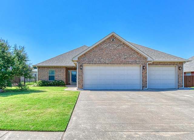 Property at 300 Bailey St, Blanchard, OK 73010, 3 beds, 2 baths