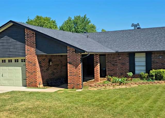 Property at 3725 NE 140th St, Edmond, OK 73013, 4 beds, 2 baths