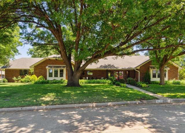 Property at 9816 Lakeshore Dr, Oklahoma City, OK 73120, 3 beds, 2.5 baths