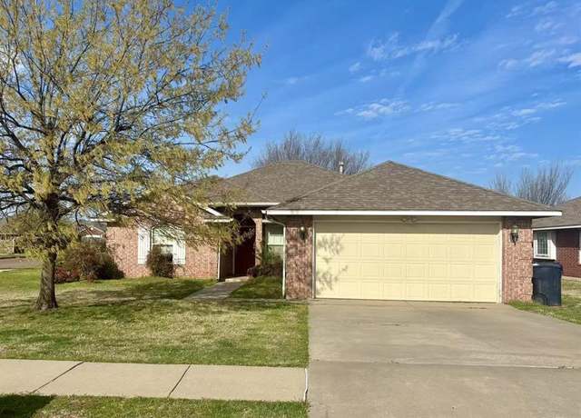 Property at 16001 Korie Dr, Edmond, OK 73013, 3 beds, 2 baths