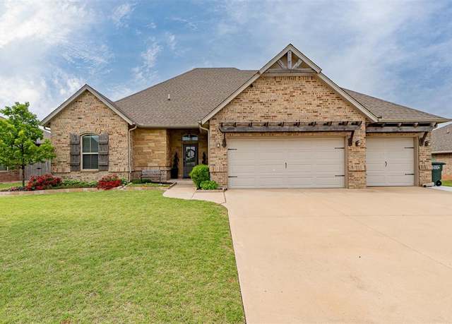 Property at 6140 Oxnard St, Edmond, OK 73034, 4 beds, 3 baths