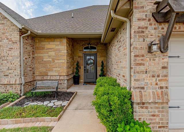 Property at 6140 Oxnard St, Edmond, OK 73034, 4 beds, 3 baths