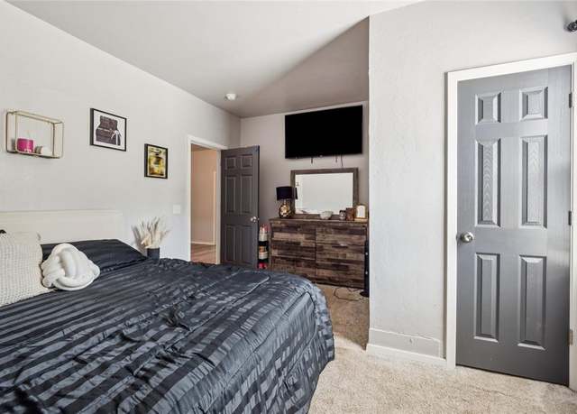Property at 334 SE 24th St, Oklahoma City, OK 73129, 3 beds, 1 bath