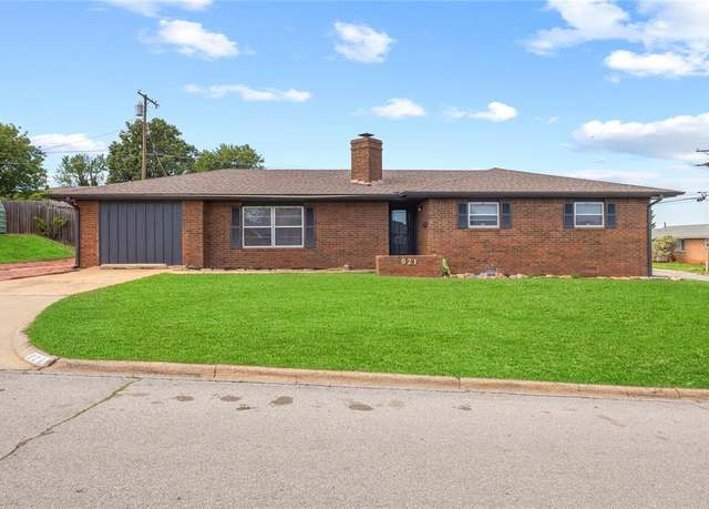 Property at 921 E Huber Ave, Weatherford, OK 73096, 3 beds, 1.5 baths